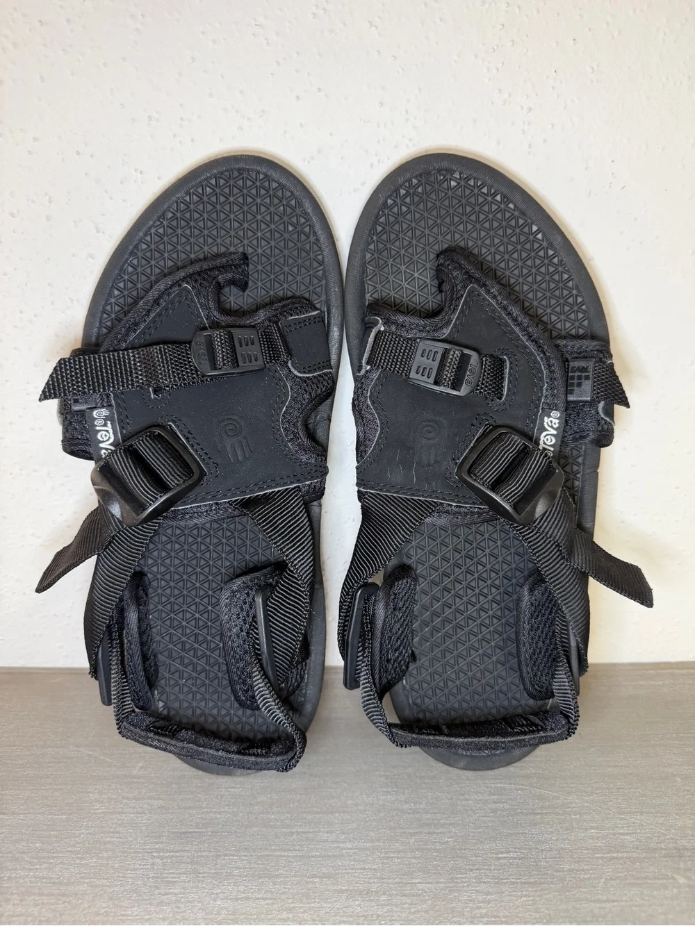 VTG Rare Teva Guide Professional Men’s US 8 Spider Rubber Sandals Tech Archive